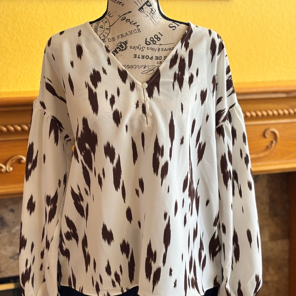 Elegant Cream and Brown Women's Top
